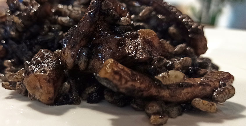 El arroz negro... y un alioli pa matarse del restaurante Calamar
