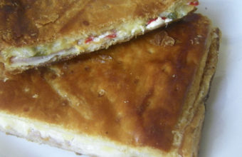 La empanada de queso y puerros de la panadería El Artesano