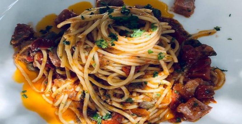 Los espaguetis con atún de Pizzería Maria Regina