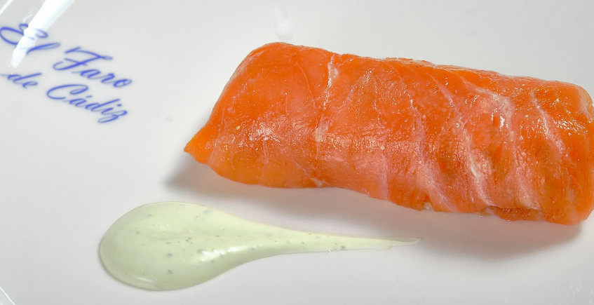 Los rollitos de salmón del Restaurante El Faro