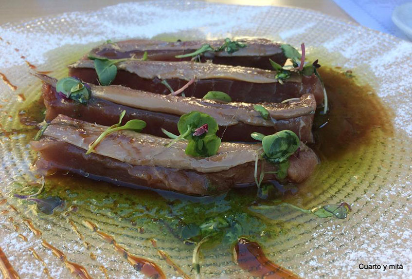 El sashimi de atún con anchoas de La Espartería fotografiado por el blog Cuarto y Mitá al que partenece Mari Angeles. 