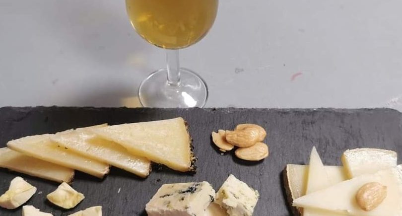 Maridaje de cinco quesos y vinos en El Duende de El Puerto