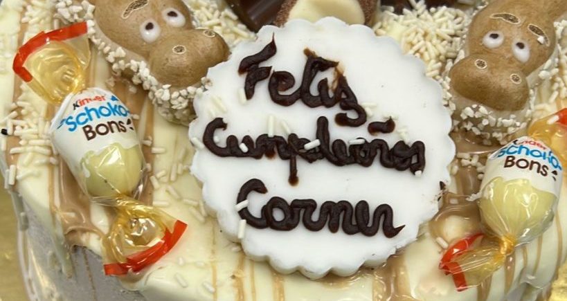 24 Nueva tarta Happy-Hippo personalizable en Antonia Butrón de Chiclana, Cádiz y San Fernando