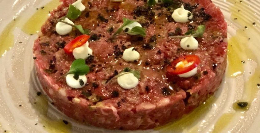 Steak tartar de solomillo de retinto en Hormaza 19 de Chiclana
