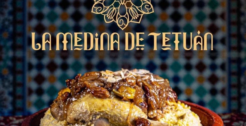 Cous Cous de pollo con cebolla caramelizada y pasas sultanas y almendras de La Medina de Tetuán de Chiclana