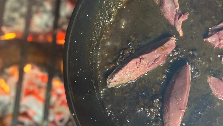 Lenteja caviar con paloma torcaz de Tohqa de El Puerto