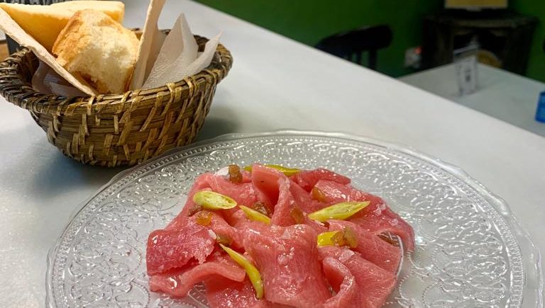 Sashimi de ventresca de atún rojo Gadira en La Sorpresa de Cádiz