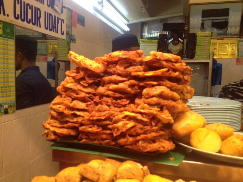 Tortillitas de camarones encontadas por Manolo Ruiz Torres en Malasia. Foto: Cedida por el autor