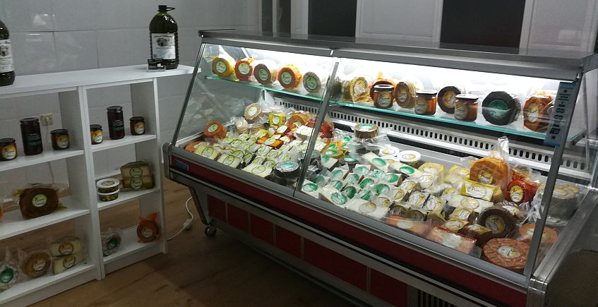 La Quesería El Pradense abre tienda y estrena queso con ñora