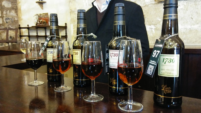 Los vinos viejos de la firma, reconocidos por el Consejo Regulador como vinos de larga crianza, se embotellan con la marca "1730" y en medias botellas. Foto: Cosasdecome