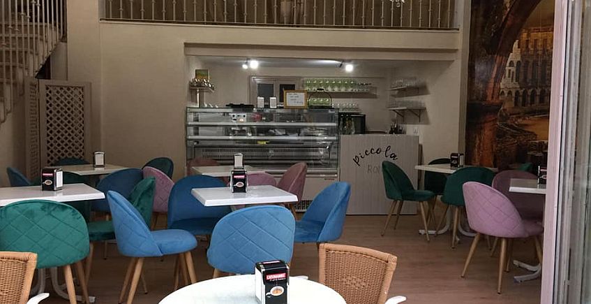 La cafetería Roma se hace 'piccola' en la calle Medina de Jerez