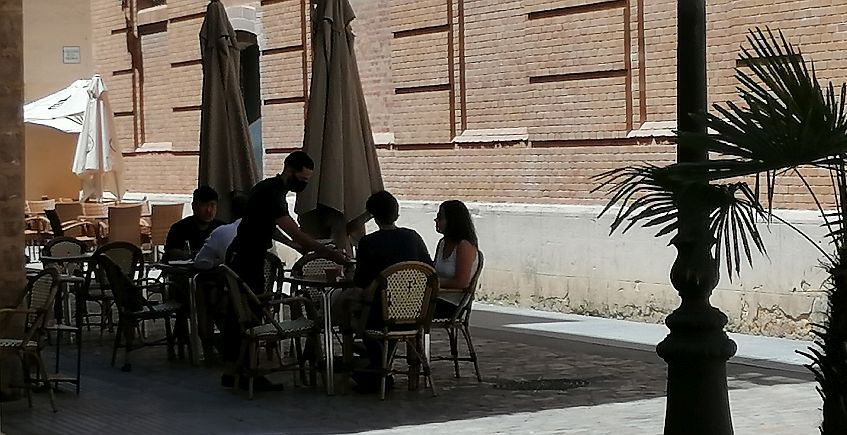 Cursos de Inglés para la Hostelería y de Restaurante, Cocina y Repostería en la Escuela de Hostelería de Cádiz
