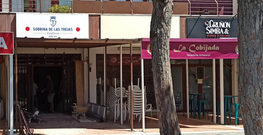 La famosa confitería Sobrina de las Trejas de Medina abre despacho y cafetería en La Barrosa de Chiclana