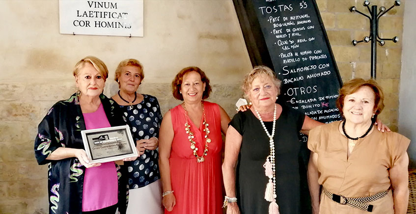 El Bar La Casapuerta de Cádiz premia la labor del grupo gastronómico El Almirez