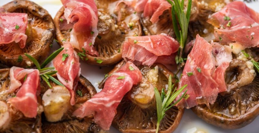 Níscalos a la plancha con jamón, ajo y perejil del restaurante A Mar de Jerez