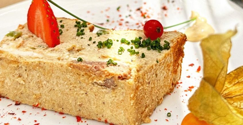 El plato que une dos productos estrella de la provincia: el atún rojo y el queso payoyo