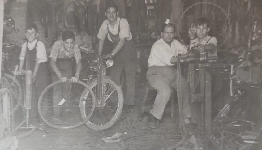 La venta ha tenido diferentes usos a lo largo de su historia, entre ellos el de taller de bicicletas. Foto cedida