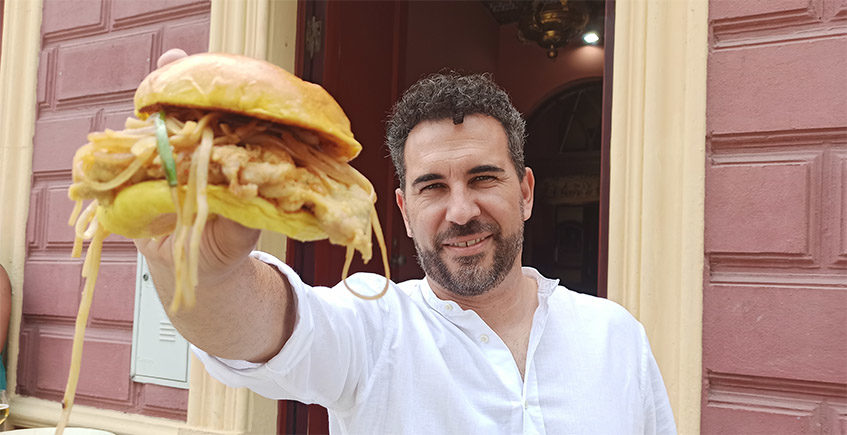 Golden Grill, la hamburguesería de Puerto Real que combina el Viejo Oeste con la ropavieja y las babetas