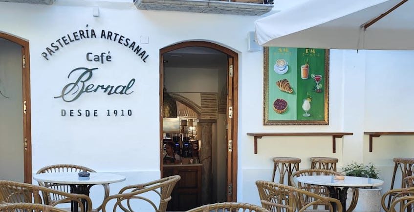 Pastelería Bernal inaugura nuevo establecimiento en Tarifa