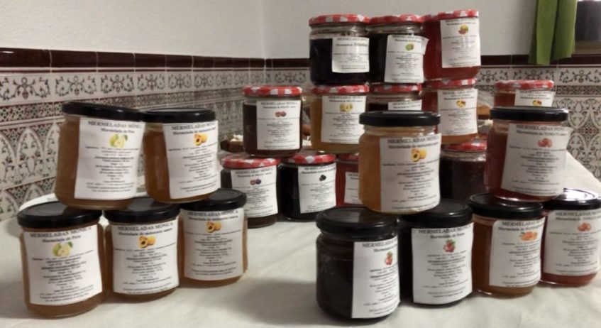 Los propietarios de Venta El Pedroso cuentan con una veintena de tipos de mermelada de elaboración casera. Foto: CosasDeComé